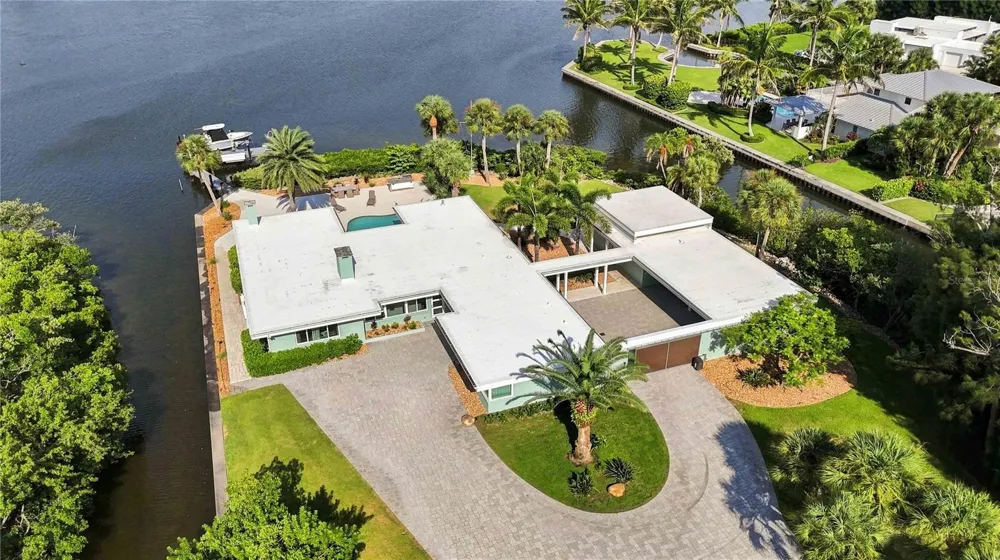 3780 CUTLASS BAYOU ROAD Nokomis, FL 34275