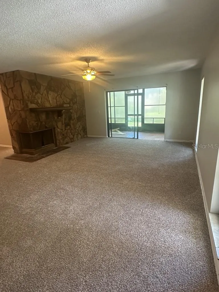 13046 VILLAGE CHASE CIRCLE #13046 Tampa, FL 33618