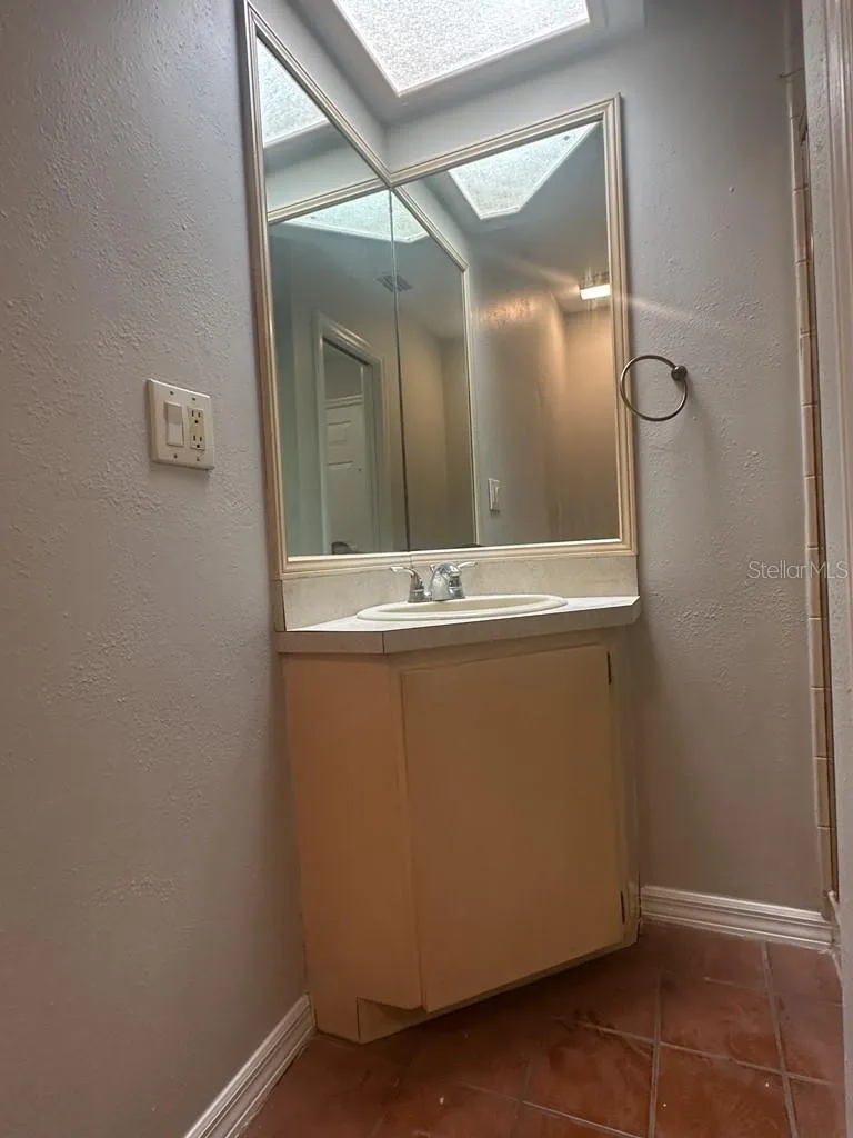 13046 VILLAGE CHASE CIRCLE #13046 Tampa, FL 33618