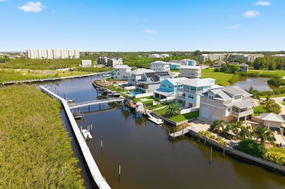 5777 ELISABETHAN LANE New Port Richey, FL 34652