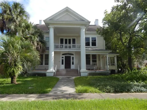 720 VERONA STREET #1