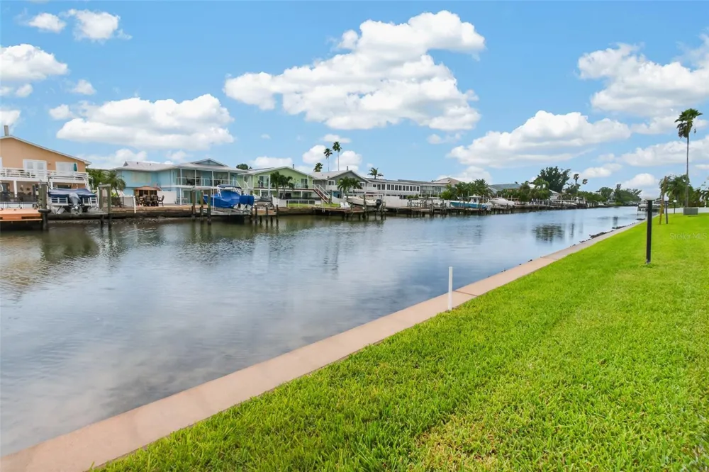 1 WINDRUSH BOULEVARD #65 Indian Rocks Beach, FL 33785