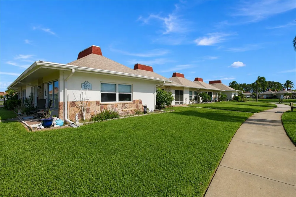 4344 TAHITIAN GARDENS CIRCLE #D Holiday, FL 34691