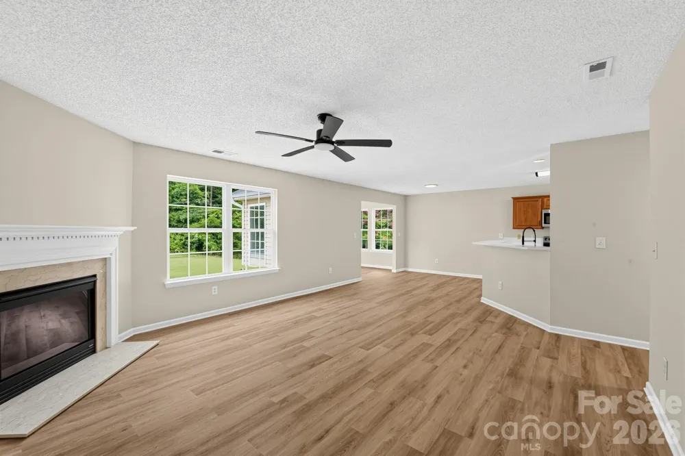 1034 Chalk Hill Lane Charlotte, NC 28214