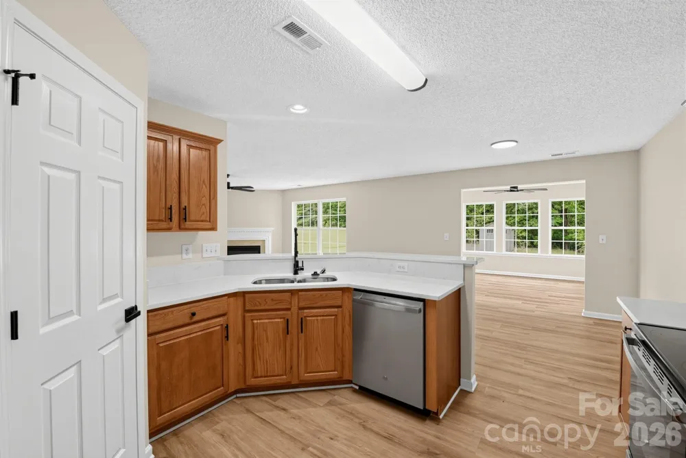 1034 Chalk Hill Lane Charlotte, NC 28214