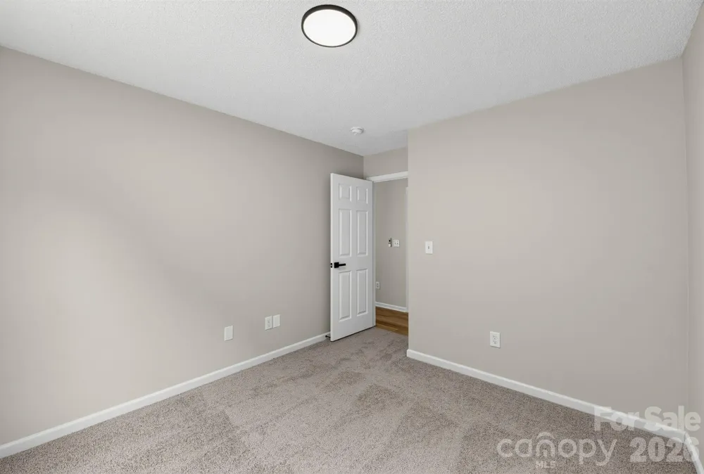 1034 Chalk Hill Lane Charlotte, NC 28214