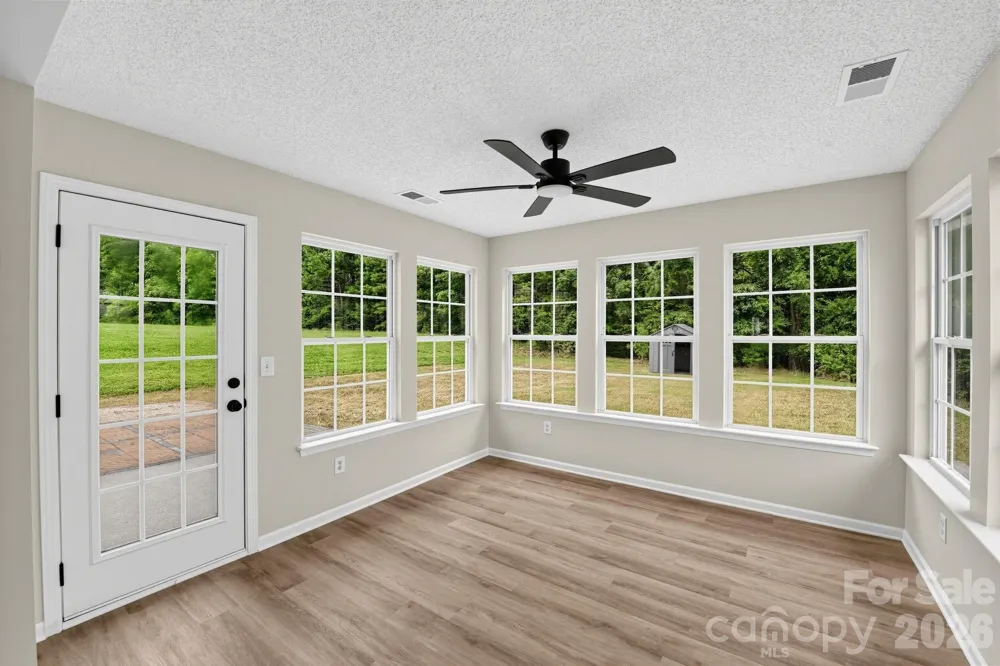 1034 Chalk Hill Lane Charlotte, NC 28214