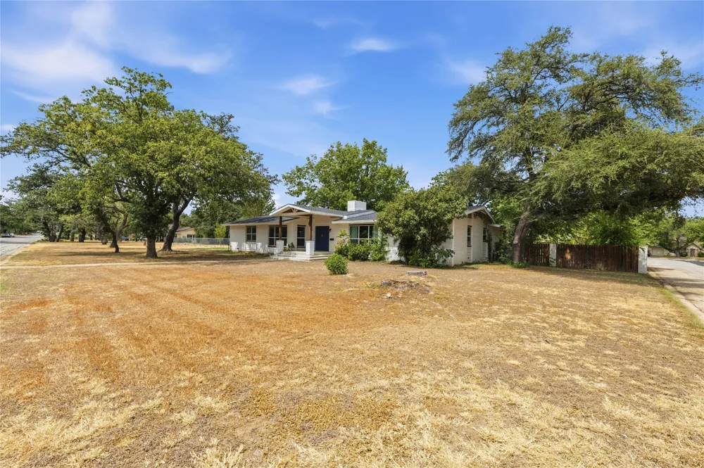 2006 11th Street Brownwood, TX 76801