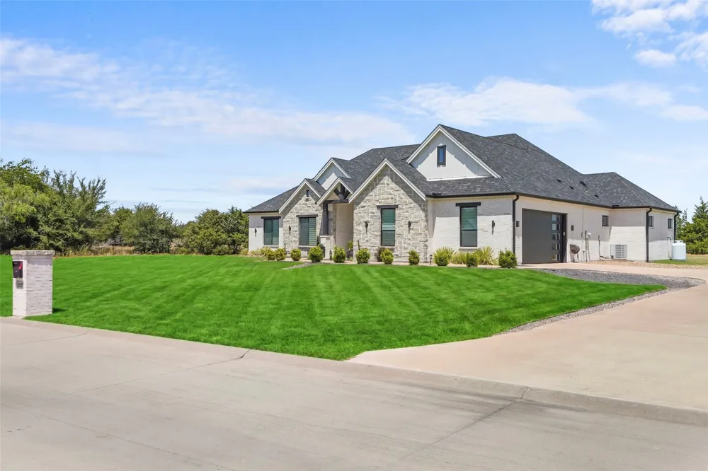 2315 Doe Crossing Caddo Mills, TX 75135