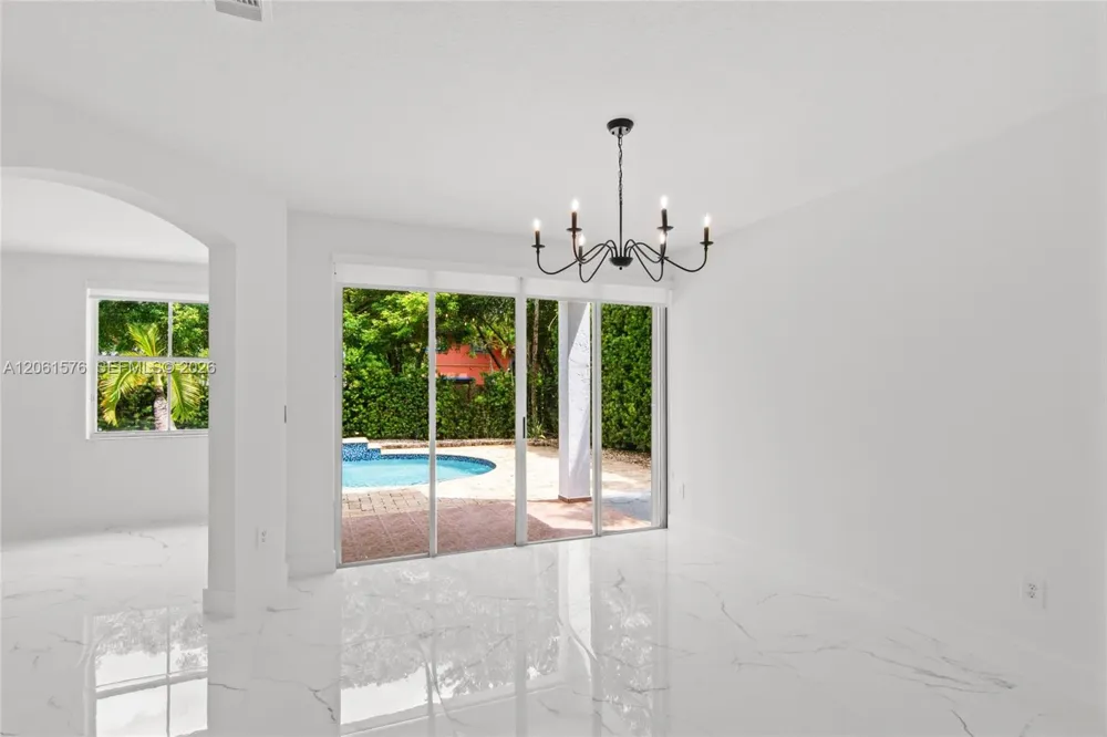 16001 SW 43rd Ter Miami, FL 33185