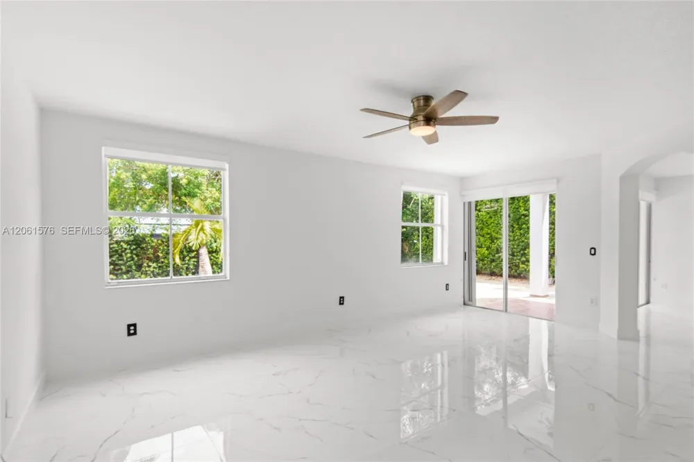 16001 SW 43rd Ter Miami, FL 33185