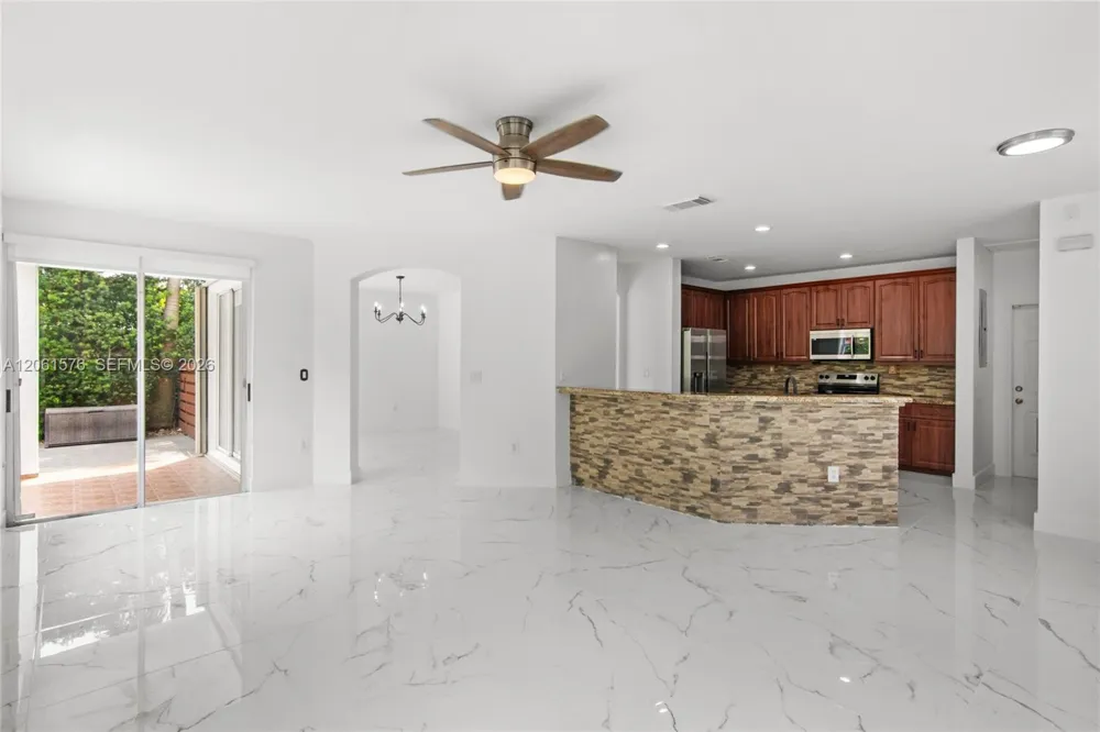 16001 SW 43rd Ter Miami, FL 33185