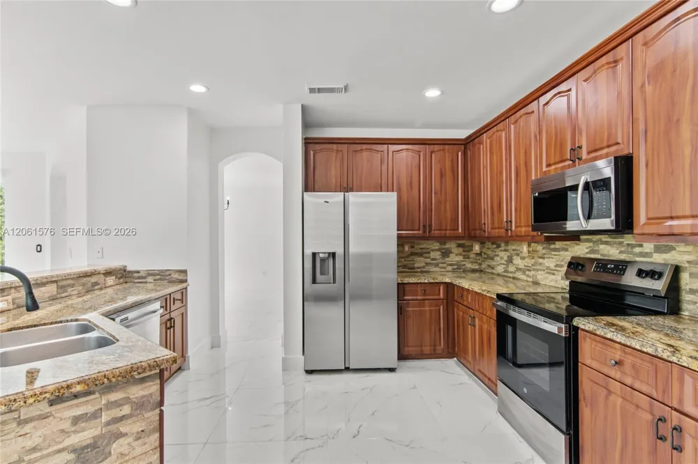 16001 SW 43rd Ter Miami, FL 33185
