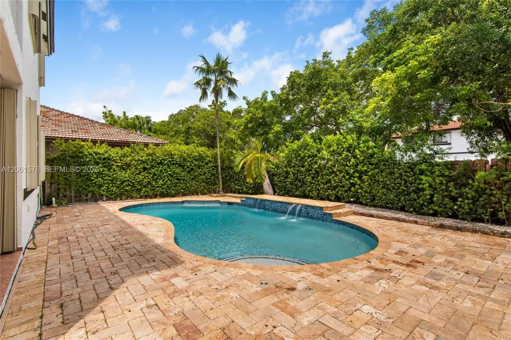16001 SW 43rd Ter Miami, FL 33185