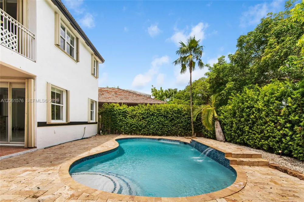 16001 SW 43rd Ter Miami, FL 33185