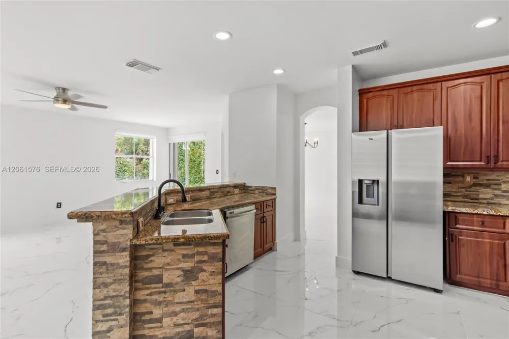 16001 SW 43rd Ter Miami, FL 33185
