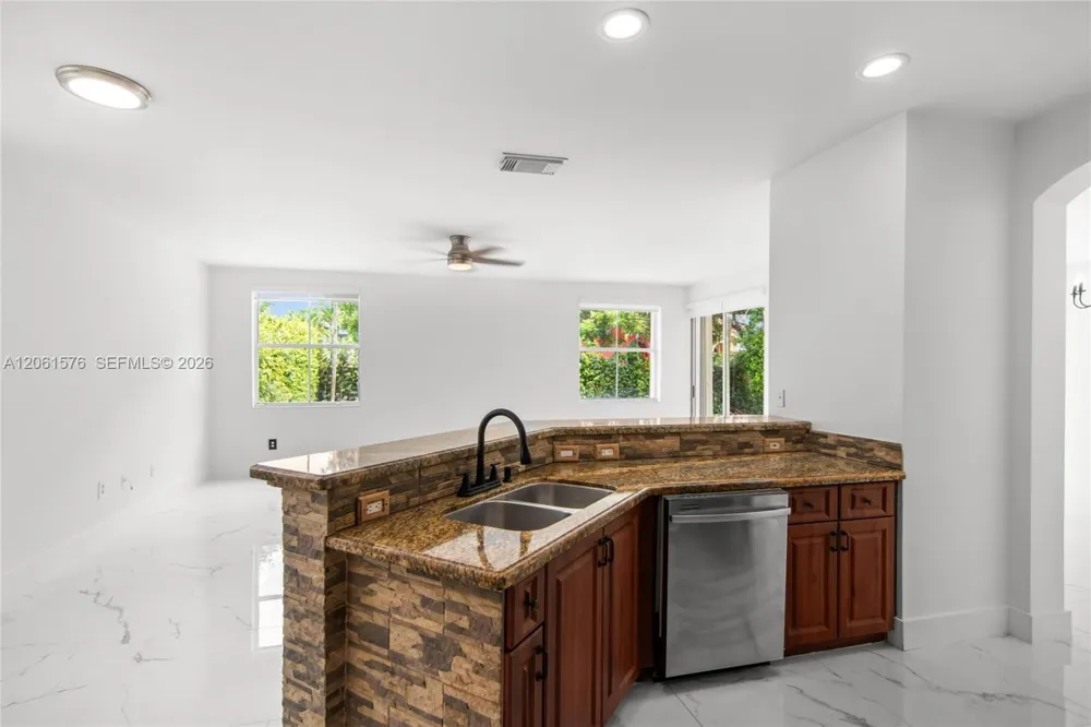 16001 SW 43rd Ter Miami, FL 33185
