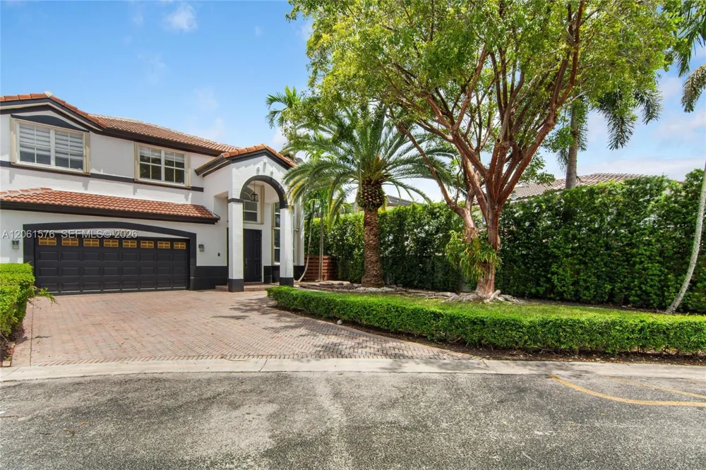 16001 SW 43rd Ter Miami, FL 33185