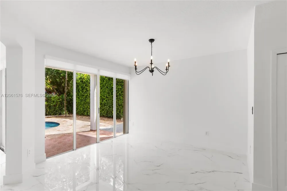 16001 SW 43rd Ter Miami, FL 33185