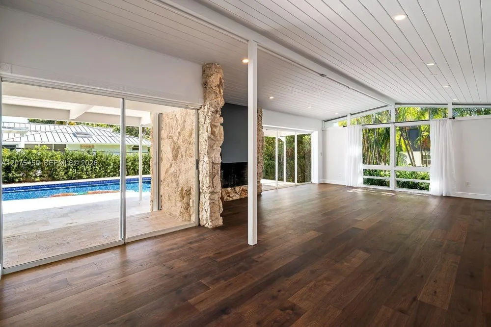 669 S Mashta Dr Key Biscayne, FL 33149