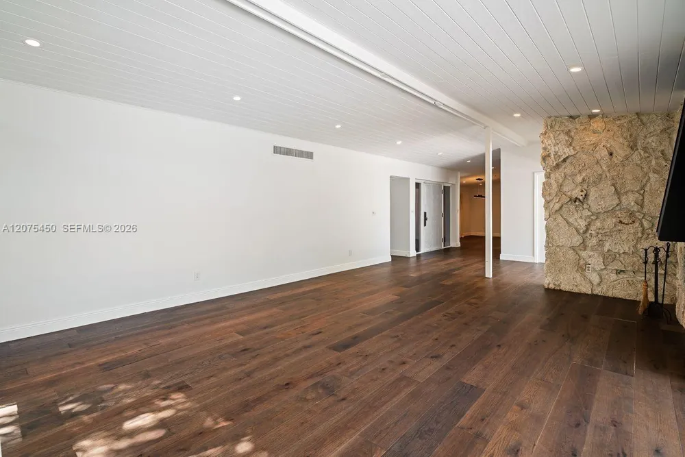 669 S Mashta Dr Key Biscayne, FL 33149