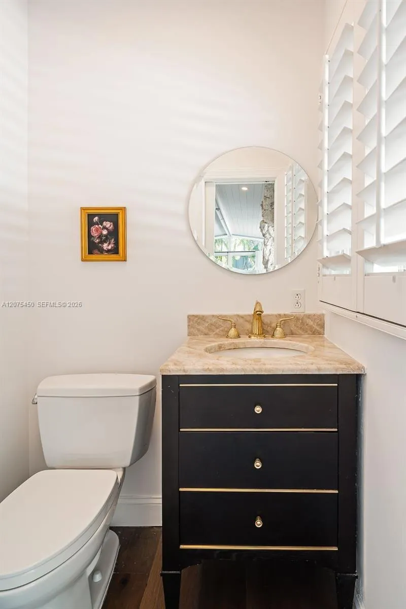 669 S Mashta Dr Key Biscayne, FL 33149