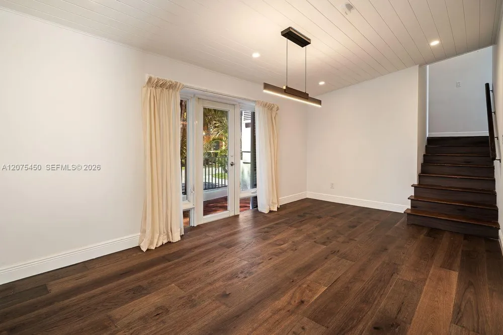 669 S Mashta Dr Key Biscayne, FL 33149
