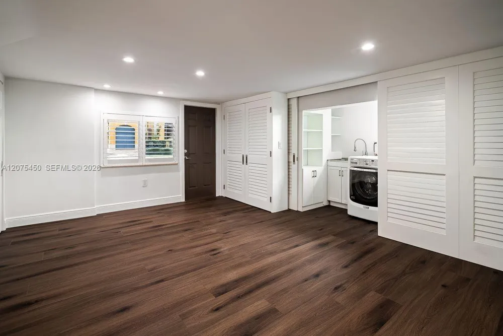 669 S Mashta Dr Key Biscayne, FL 33149