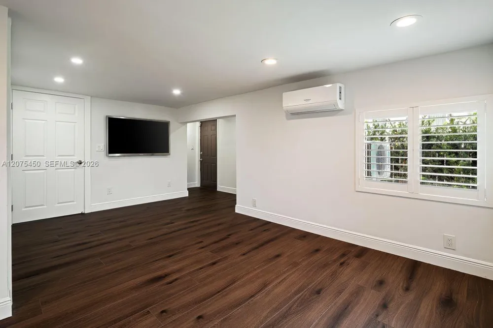 669 S Mashta Dr Key Biscayne, FL 33149