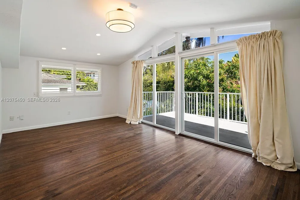 669 S Mashta Dr Key Biscayne, FL 33149