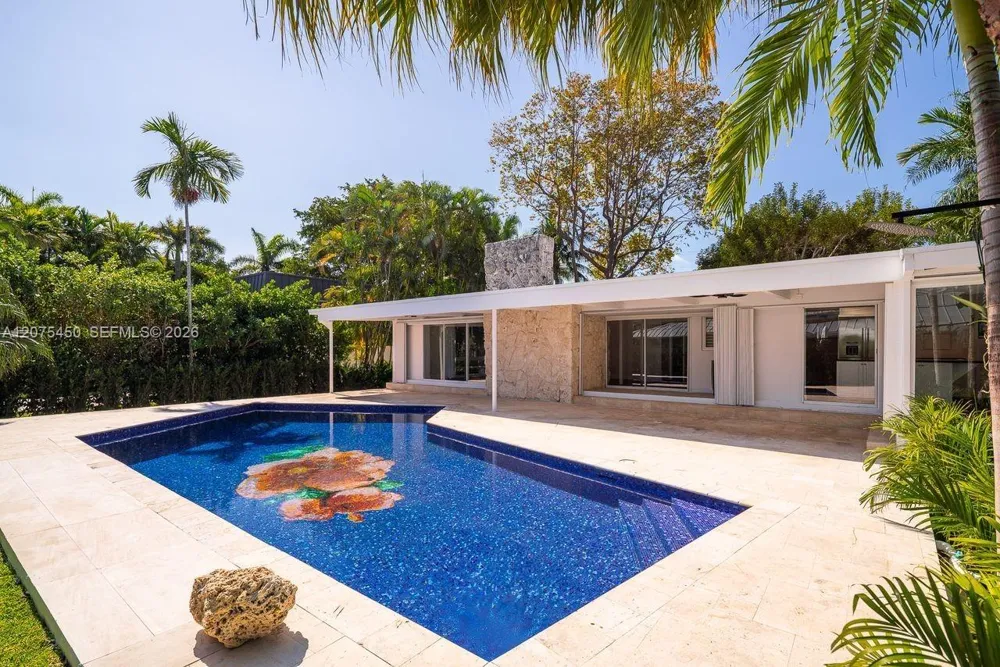 669 S Mashta Dr Key Biscayne, FL 33149