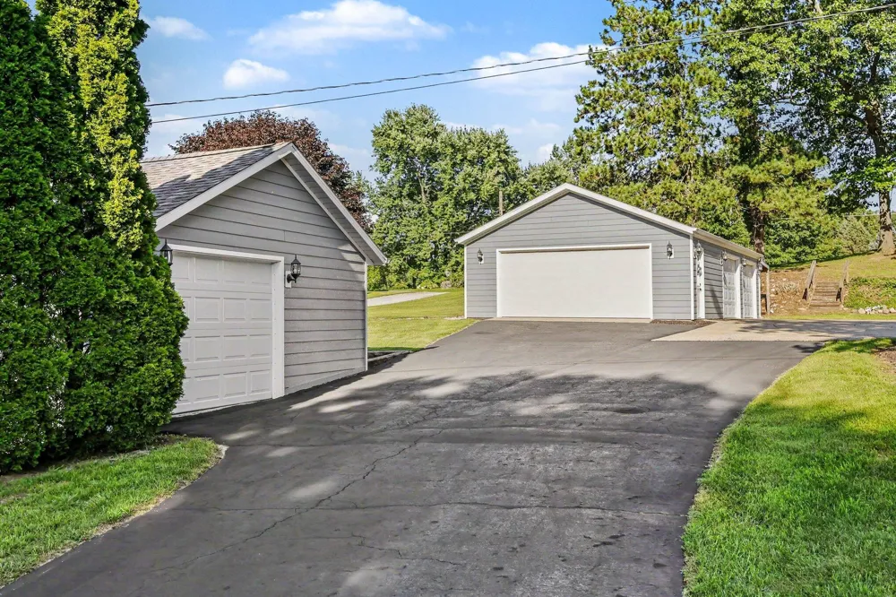 6571 W Johnson Road La Porte, IN 46350