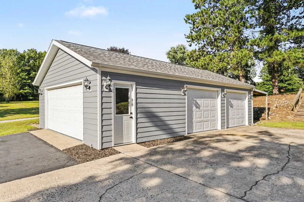 6571 W Johnson Road La Porte, IN 46350