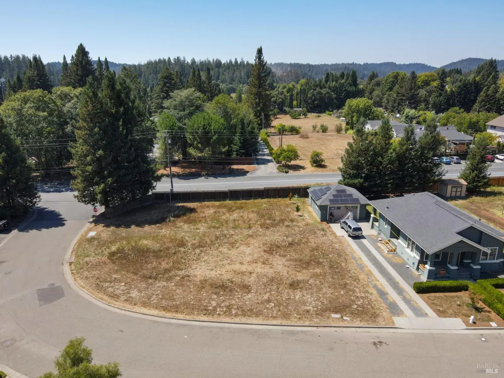 8021 Speer Ranch Road Forestville, CA 95436