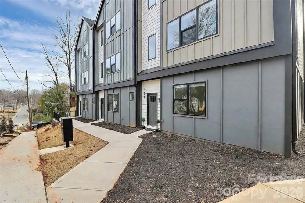 3426 Brookshire Boulevard Charlotte, NC 28216