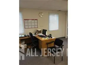 1967 Oak Tree Road Edison, NJ 08820