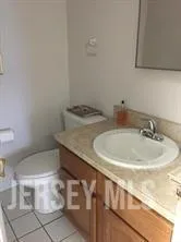 1967 Oak Tree Road Edison, NJ 08820