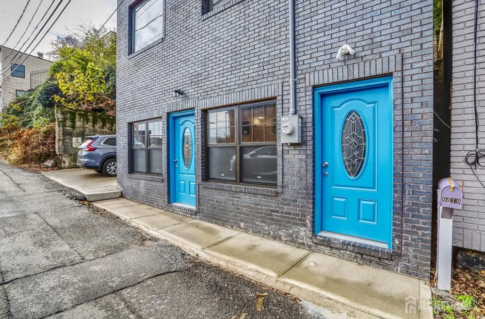 9017 Riverside Place North Bergen, NJ 0747