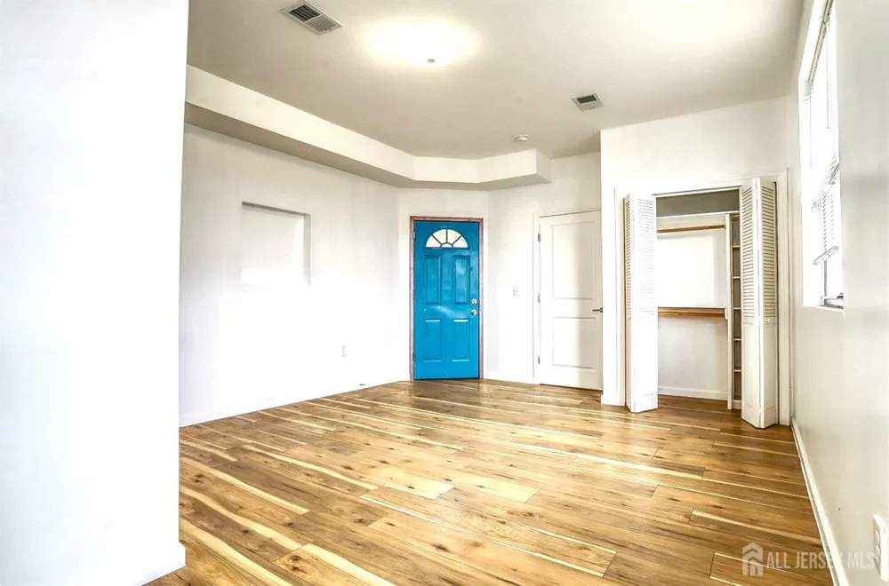9017 Riverside Place North Bergen, NJ 0747