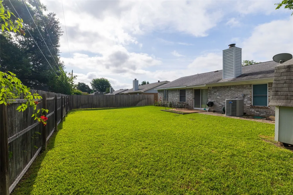 1309 Mercedes Street Benbrook, TX 76126