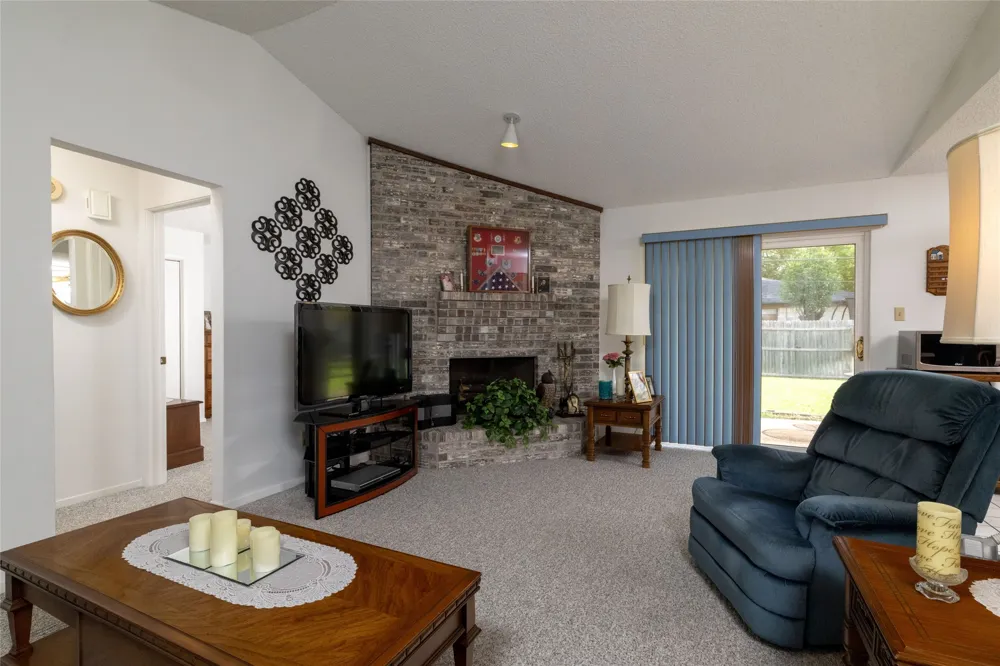 1309 Mercedes Street Benbrook, TX 76126