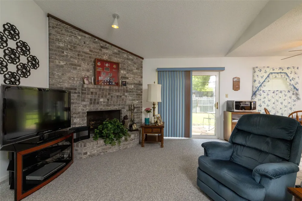 1309 Mercedes Street Benbrook, TX 76126