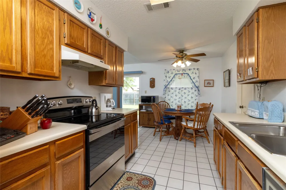 1309 Mercedes Street Benbrook, TX 76126