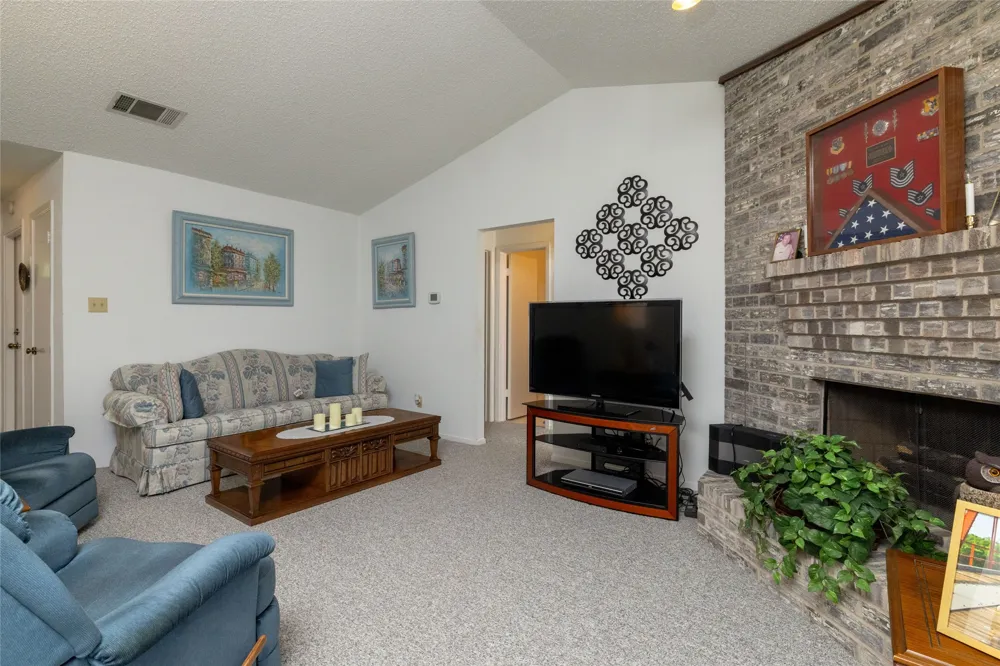 1309 Mercedes Street Benbrook, TX 76126