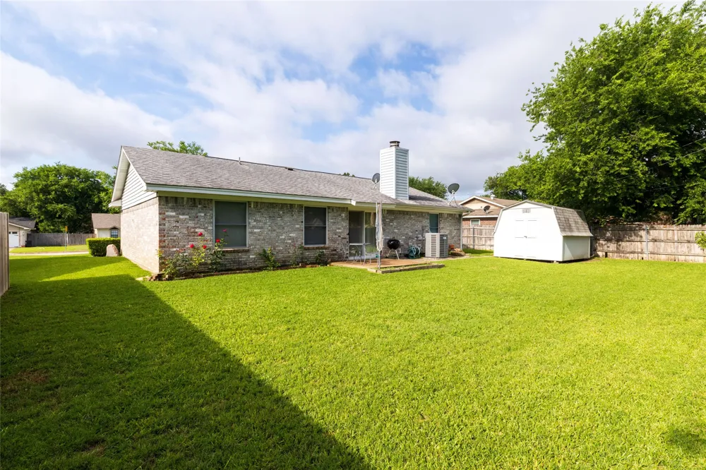 1309 Mercedes Street Benbrook, TX 76126