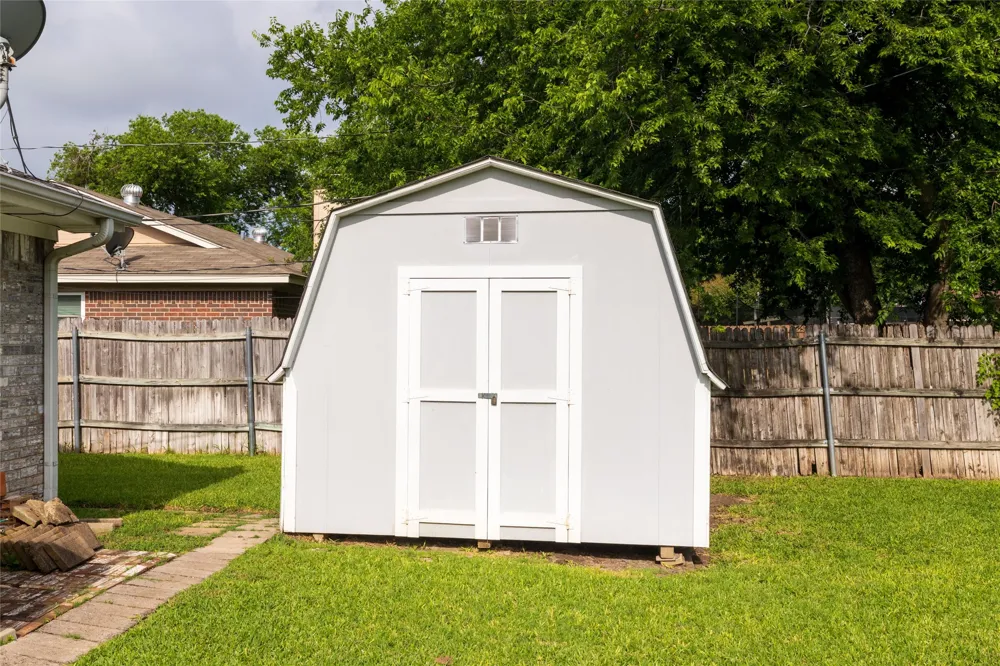1309 Mercedes Street Benbrook, TX 76126