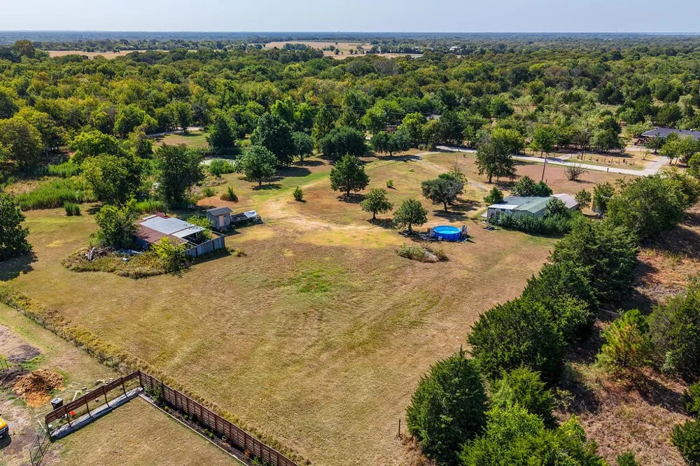 12706 County Road 4027 Kemp, TX 75143