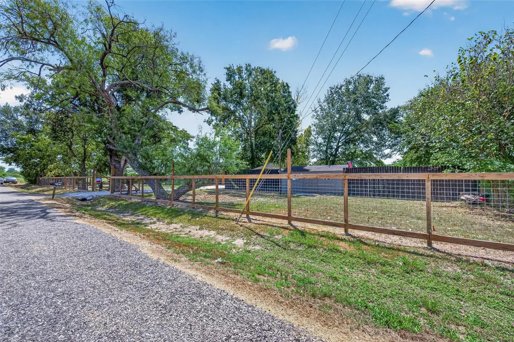 4703 Garvie Lane Brookshire, TX 77423