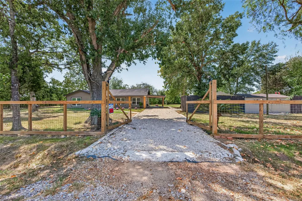4703 Garvie Lane Brookshire, TX 77423