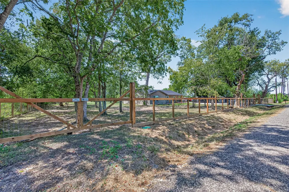 4703 Garvie Lane Brookshire, TX 77423